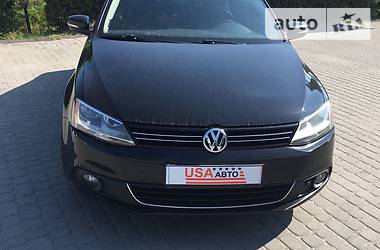 Седан Volkswagen Jetta 2014 в Львове