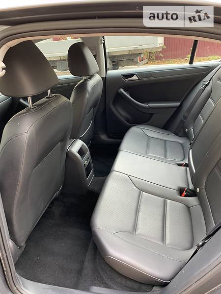 Седан Volkswagen Jetta 2014 в Києві фото 7 Седан Volkswagen Jetta 2014 в Києві