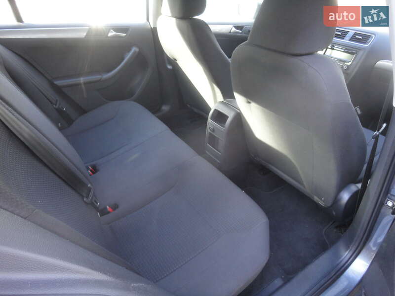 Седан Volkswagen Jetta 2014 в Запоріжжі