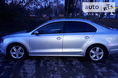 Седан Volkswagen Jetta 2011 в Львове