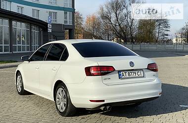 Седан Volkswagen Jetta 2017 в 
