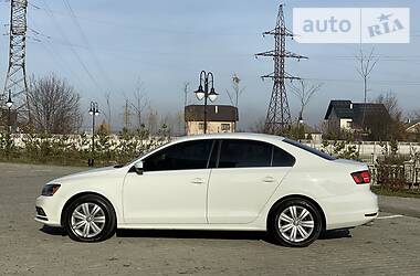 Седан Volkswagen Jetta 2017 в 