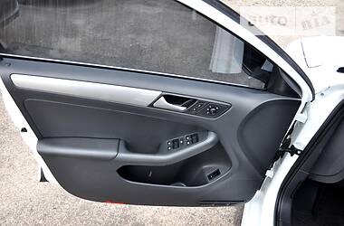 Седан Volkswagen Jetta 2017 в 