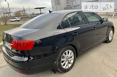 Седан Volkswagen Jetta 2012 в 