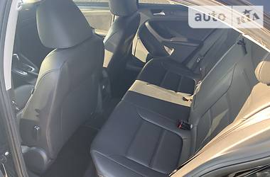 Седан Volkswagen Jetta 2013 в 