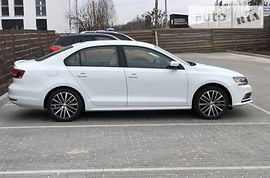 Седан Volkswagen Jetta 2017 в Киеве