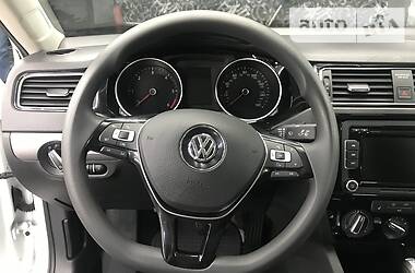 Седан Volkswagen Jetta 2015 в Львове