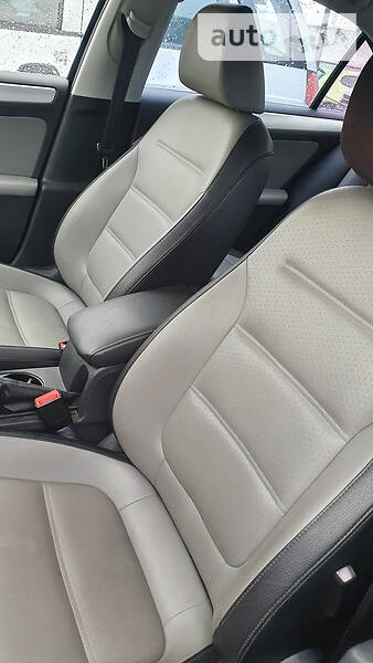 Седан Volkswagen Jetta 2012 в Києві