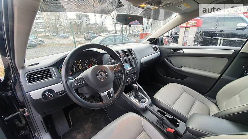 Седан Volkswagen Jetta 2012 в Києві