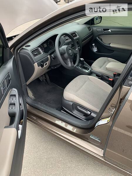 Седан Volkswagen Jetta 2014 в Запоріжжі
