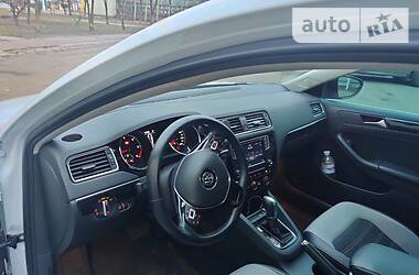 Седан Volkswagen Jetta 2016 в 