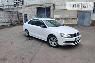 Седан Volkswagen Jetta 2016 в 