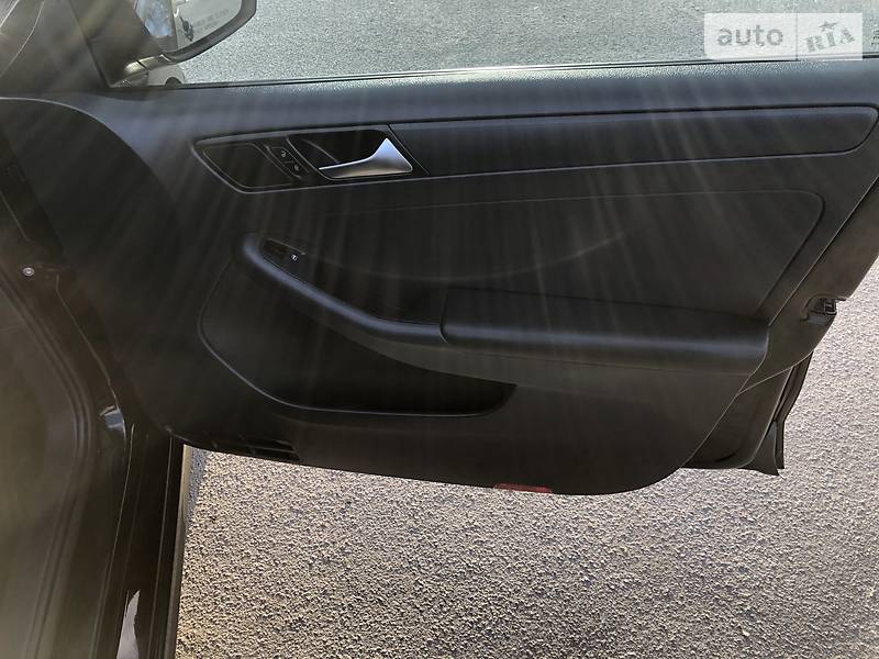 Седан Volkswagen Jetta 2015 в Запоріжжі