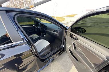 Седан Volkswagen Jetta 2018 в 