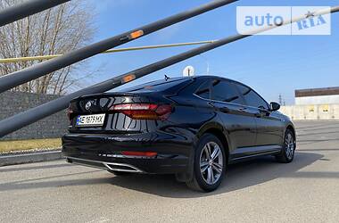 Седан Volkswagen Jetta 2018 в 