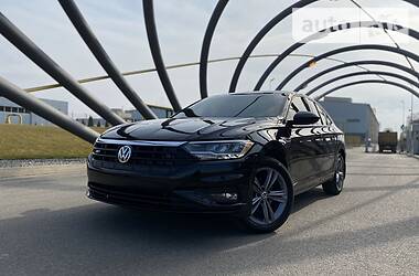 Седан Volkswagen Jetta 2018 в 