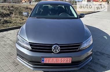 Седан Volkswagen Jetta 2015 в 
