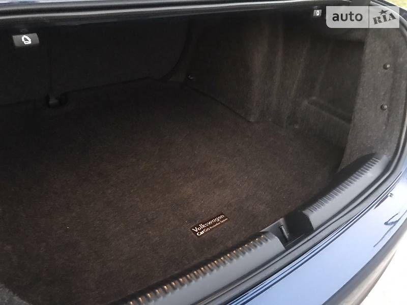 Седан Volkswagen Jetta 2014 в Львові
