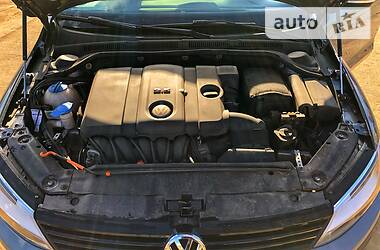 Седан Volkswagen Jetta 2013 в 