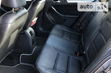 Седан Volkswagen Jetta 2013 в 