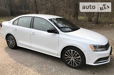 Седан Volkswagen Jetta 2016 в 