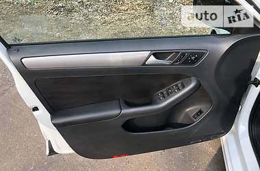 Седан Volkswagen Jetta 2016 в 