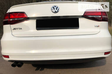 Седан Volkswagen Jetta 2016 в 