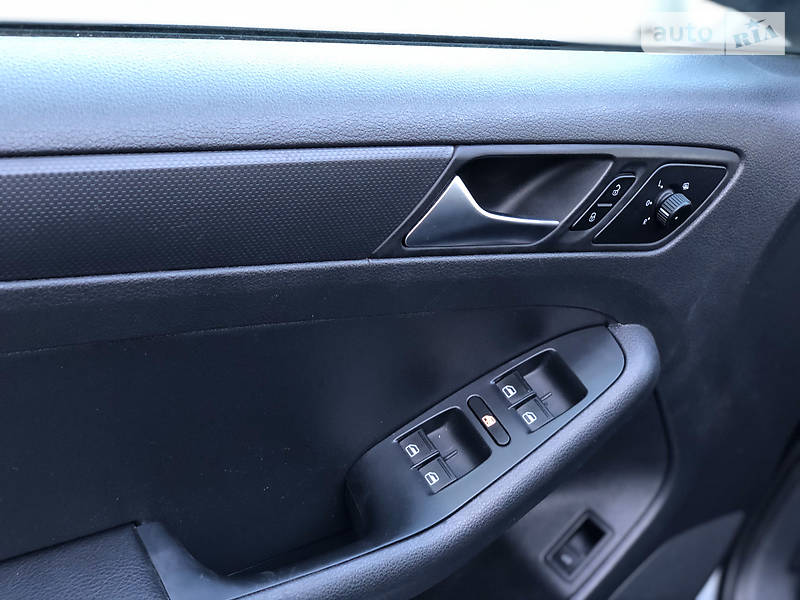 Седан Volkswagen Jetta 2012 в Івано-Франківську