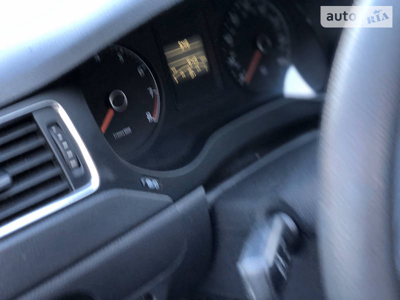 Седан Volkswagen Jetta 2012 в Івано-Франківську