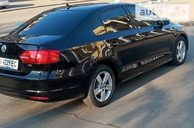 Седан Volkswagen Jetta 2011 в 