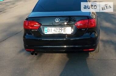 Седан Volkswagen Jetta 2011 в 