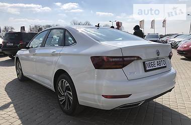 Седан Volkswagen Jetta 2019 в 
