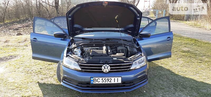 Седан Volkswagen Jetta 2015 в 