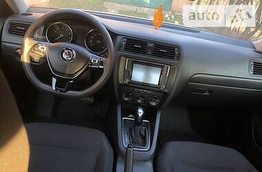 Седан Volkswagen Jetta 2015 в 