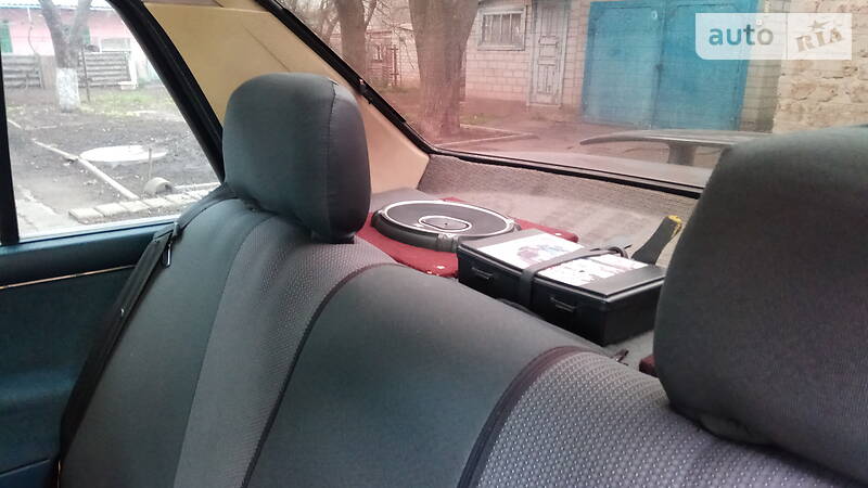 Хетчбек Volkswagen Jetta 1990 в П'ятихатках