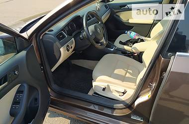 Седан Volkswagen Jetta 2013 в 