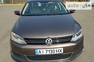 Седан Volkswagen Jetta 2013 в 