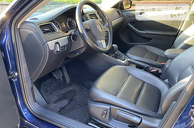 Седан Volkswagen Jetta 2014 в 