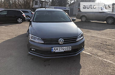 Седан Volkswagen Jetta 2016 в 