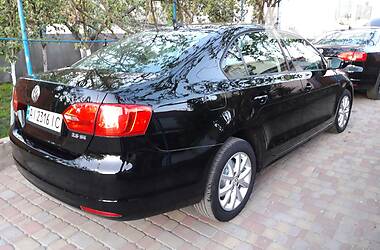 Седан Volkswagen Jetta 2011 в 