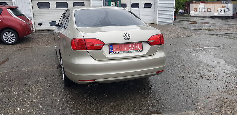Седан Volkswagen Jetta 2012 в Києві