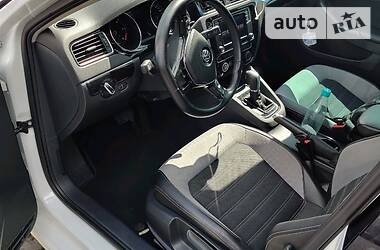 Седан Volkswagen Jetta 2016 в 