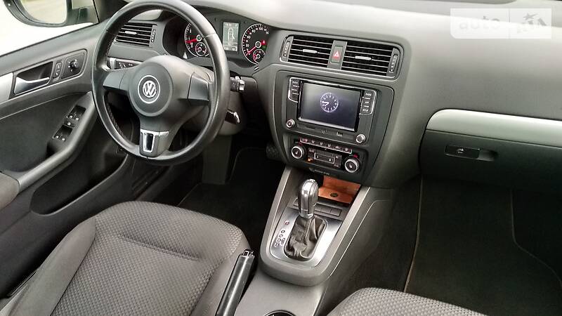 Седан Volkswagen Jetta 2012 в Харкові