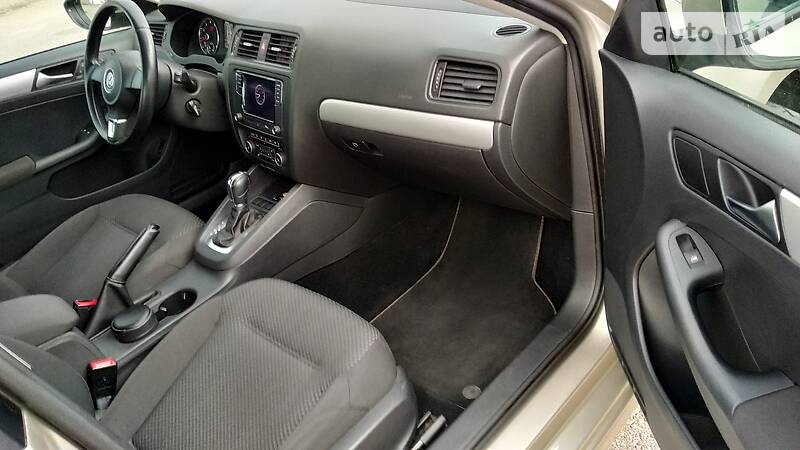 Седан Volkswagen Jetta 2012 в Харкові