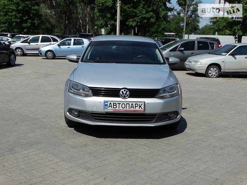 Седан Volkswagen Jetta 2012 в Дніпрі