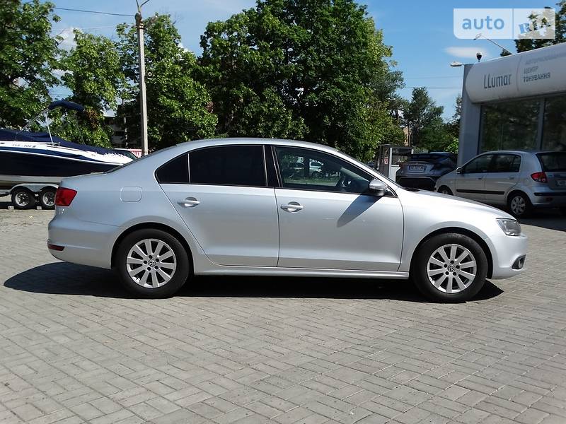 Седан Volkswagen Jetta 2012 в Дніпрі