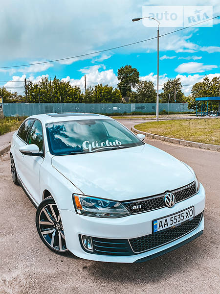 Седан Volkswagen Jetta 2014 в Києві