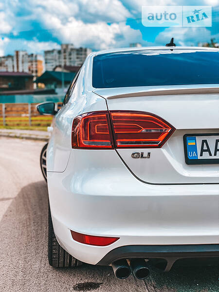 Седан Volkswagen Jetta 2014 в Києві
