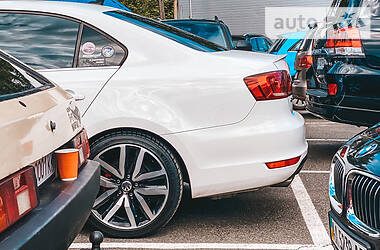 Седан Volkswagen Jetta 2014 в Києві