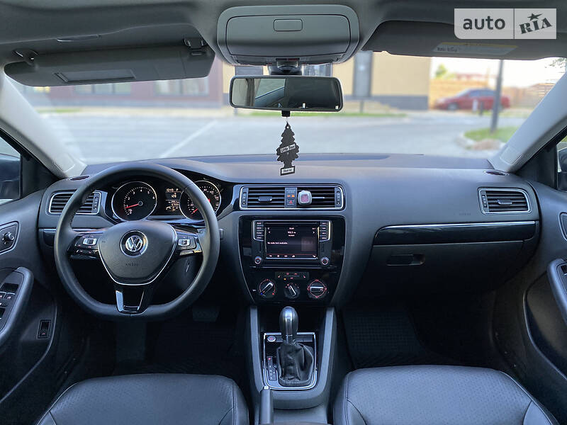 Седан Volkswagen Jetta 2015 в Києві